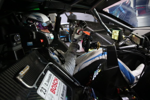 Daniel Juncadella im Cockpit des Aston Martin Vantage