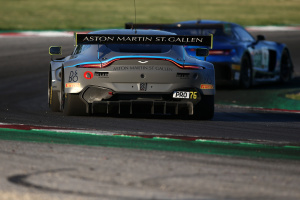 Im zweiten Lauf wurde der Aston Martin Vantage GT3 #76 13.