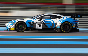 Der Aston Martin Vantage GT3 von R-Motorsport bei den SRO-Testfahrt auf dem Circuit Paul Ricard